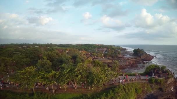 Letecký pohled na pláž a oceán na Bali Indonésie 43 — Stock video