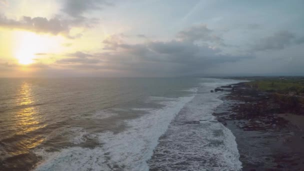 Вид с воздуха на пляж и океан на Бали Индонезия 36 — стоковое видео