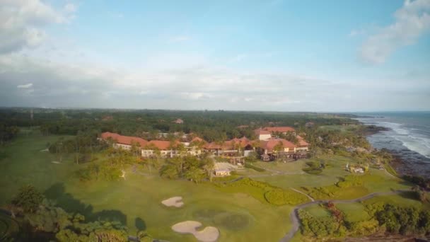 Luchtfoto op strand en oceaan in Bali Indonesië 38 — Stockvideo