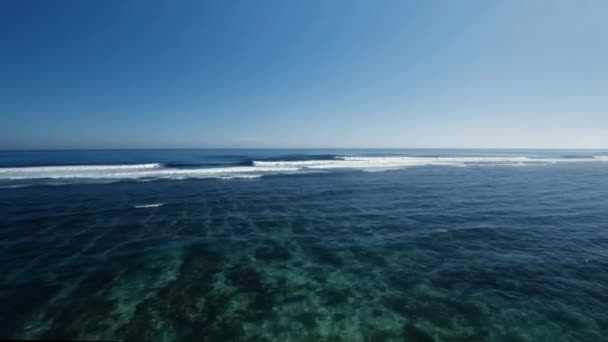 Vista aerea sulla spiaggia e sull'oceano a Bali Indonesia 19 — Video Stock