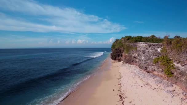 Vue aérienne sur la plage et l'océan à Bali Indonésie 3 — Video