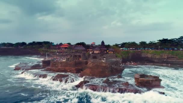 Blick von oben auf den Küstenozean der Insel Bali Indonesien 60 — Stockvideo