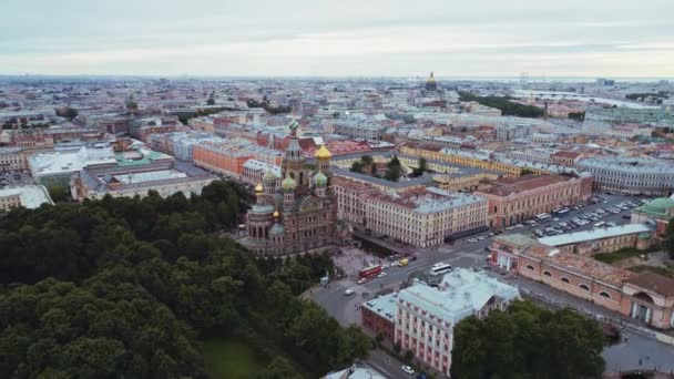 Volo aereo sopra la bellissima San Pietroburgo Russia 108 — Video Stock