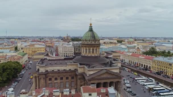 Volo aereo sopra la bellissima San Pietroburgo Russia 1 — Video Stock