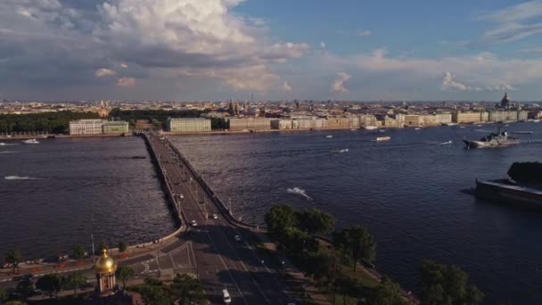 Полет над красивым Санкт-Петербургом Россия 60 — стоковое видео