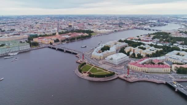 Vol aérien au-dessus de la belle Saint-Pétersbourg Russie 118 — Video