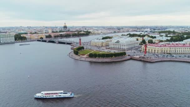 Aerial flight above beautiful Saint-Petersburg Russia 113 — Stok video