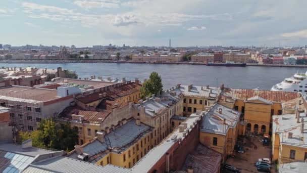 Aerial flight above beautiful Saint-Petersburg Russia 36 — Stock Video