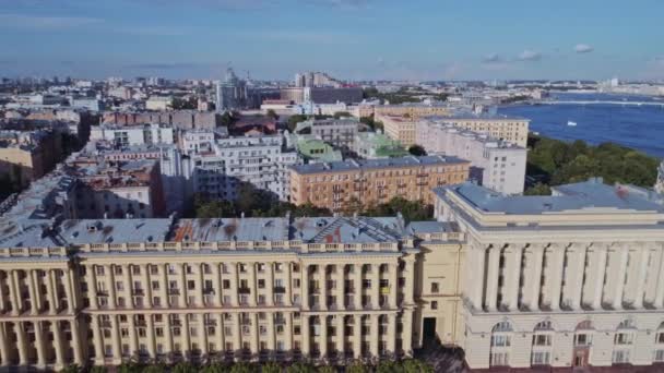 Vuelo aéreo sobre la hermosa San Petersburgo Rusia 64 — Vídeo de stock