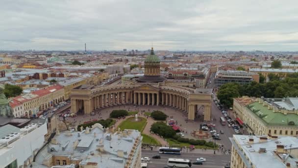 Vuelo aéreo por encima de la hermosa San Petersburgo Rusia 4 — Vídeos de Stock