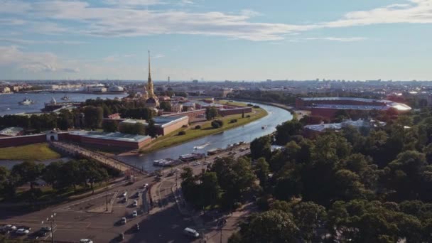 Летный полет над красивым Санкт-Петербургом Россия 58 — стоковое видео