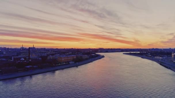 Luchtfoto Sint-Petersburg zonsondergang 2 — Stockvideo