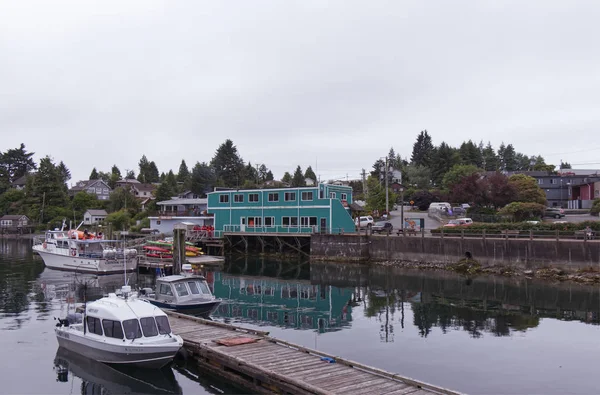 Ucluelet Vancouverin Saari Kanada Kesäkuuta 2019 Pieni Telakka Kalastusveneille Keskellä — kuvapankkivalokuva