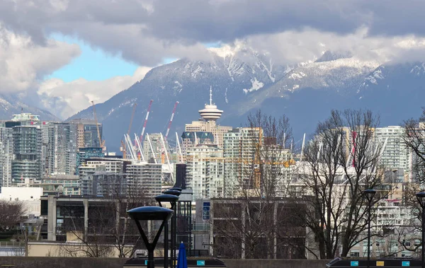 Vancouver Kanada Lutego 2020 Widok Centrum Vancouver Ratusza Grouse Mountain — Zdjęcie stockowe