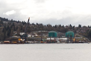 Deep Cove, Kuzey Vancouver, Kanada - 1 Nisan 2020: Burnaby 'deki Westridge Denizcilik Terminali