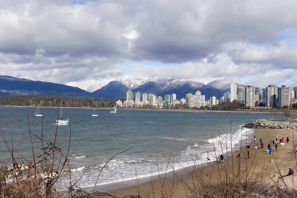 Uitzicht Stanley Park Downtown Vancouver Vanuit Hadden Park Met Bergen — Stockfoto