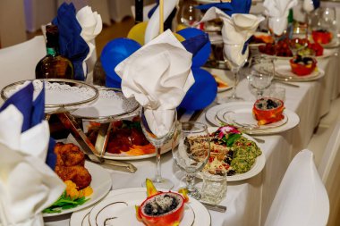 Lokantada yemek ve yemek..