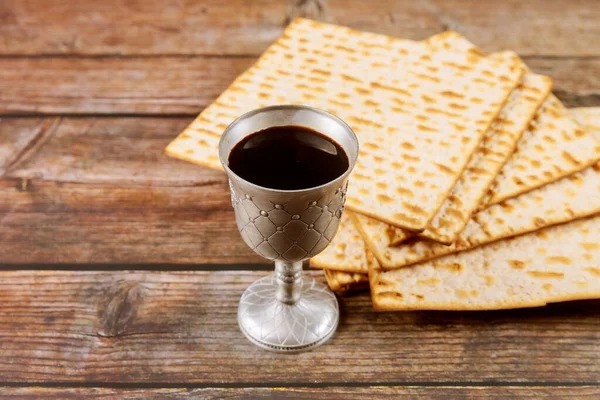 Kosher kiddush in tazza d'argento. Concetto di vacanza ebraico . — Foto Stock