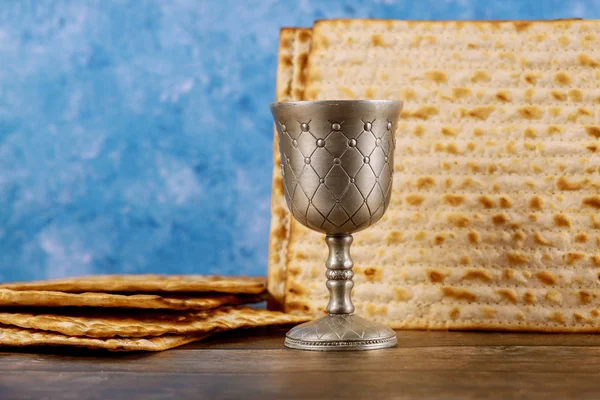 Кошер дитячий в срібному чашці. Єврейське свято. — стокове фото