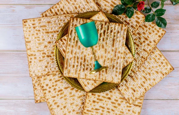 Matzah Brot Mit Koscherer Kiddusch Und Seder Jüdisches Pessach Feiertagskonzept — Stockfoto