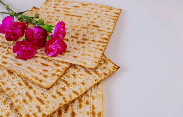 Ізраїльський Хліб Маца Квітами Гарячого Гвоздики Єврейські Свята Пасхи — стокове фото