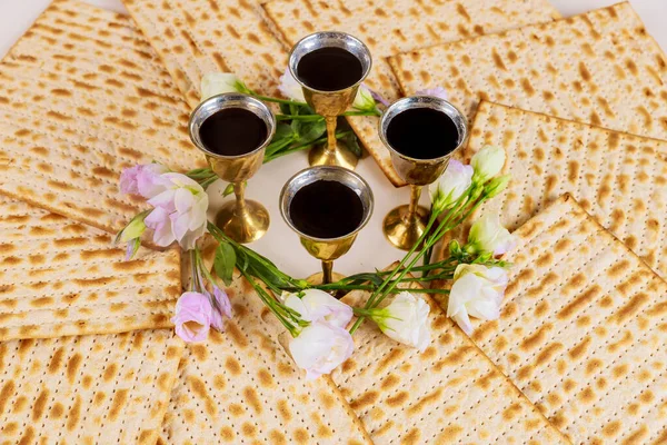 Four Wine Cups Matzah Flowers Jewish Holidays Passover Concept — Stock Photo, Image