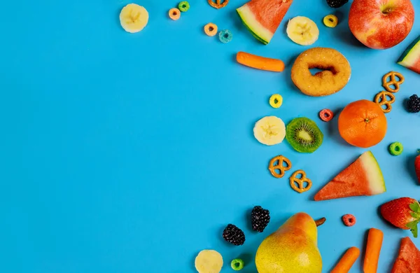 Sortimento Frutas Legumes Frescos Fundo Azul Conceito Alimento Saudável — Fotografia de Stock