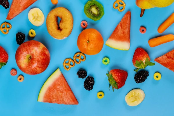 Concept Nourriture Healty Assortiment Fruits Légumes Frais Sur Fond Bleu — Photo