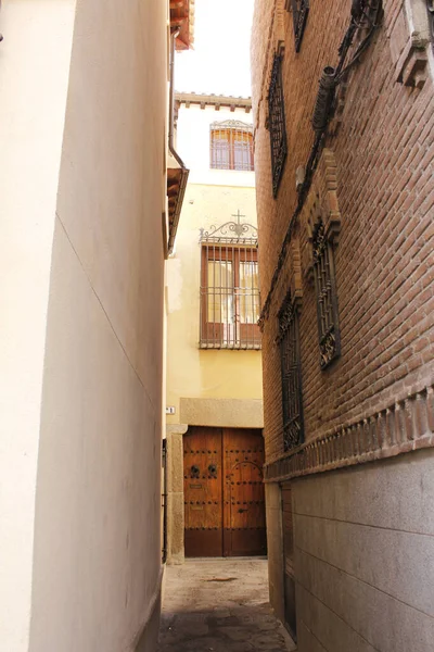 Toledo narrow street — Stock Photo, Image