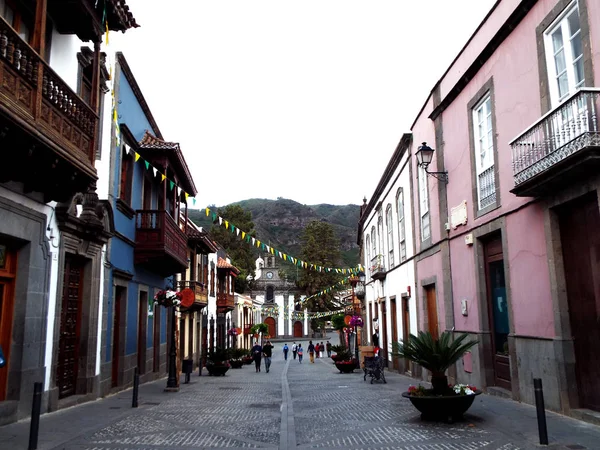 Casas coloniales y calle — Foto de Stock