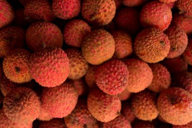 Bir sürü Lychee var. Yaklaş.