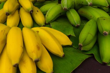 Markette Satılık Muz Tam Çerçeve