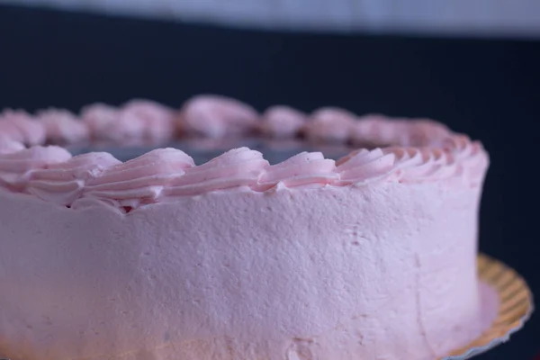 Cerrar Cubierta Pastel Fresa Chocolate Con Crema Rosa Fresa Fresca —  Fotos de Stock