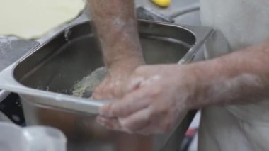 Hamur hazırlama, ekmek karıştırma malzemeleri. 