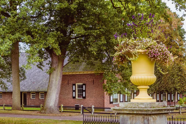 Beroemd huis op landgoed Twickel in Delden — Stockfoto