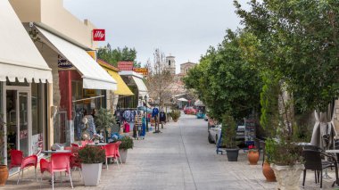 Antik Corinthe, Yunanistan - 17 Şubat 2016: Ana cadde eski Corinth, Yunanistan
