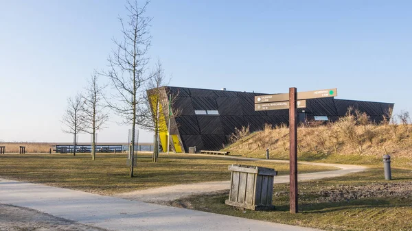 Almere, Hollandia - március 17-én, 2016: Látogató központ Np Oostvaardersplassen — Stock Fotó