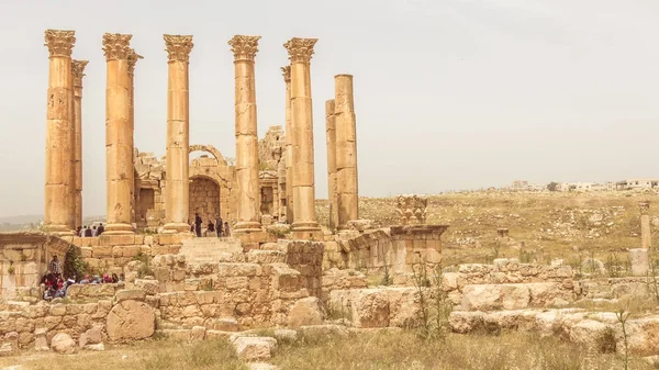 Jerash στην Ιορδανία - 25 Απριλίου 2016: Ναός της Αρτέμιδος — Φωτογραφία Αρχείου