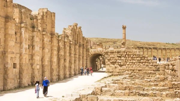 Jerash στην Ιορδανία - 25 Απριλίου 2016: Αρχαιολογικός χώρος Ρωμαϊκής ἐν Γεράσοις (Ιορδανία) — Φωτογραφία Αρχείου