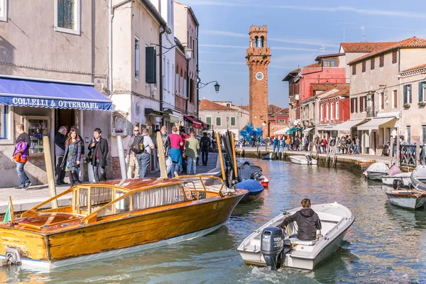 VENECIA, ITALIA 29 DE OCTUBRE DE 2016: Isla de Murano —  Fotos de Stock