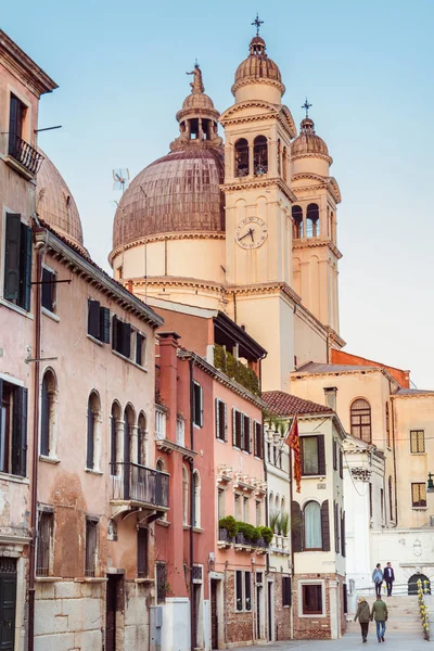 Venice, İtalya - 29 Ekim 2016: Basilica Santa Maria della Salute — Stok fotoğraf