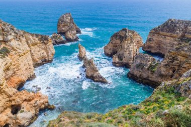 Lagos, Algarve, Portekiz yakınlarındaki Ponta da Piedade uçurumları