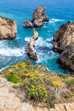 Lagos, Algarve, Portekiz yakınlarındaki Ponta da Piedade uçurumları