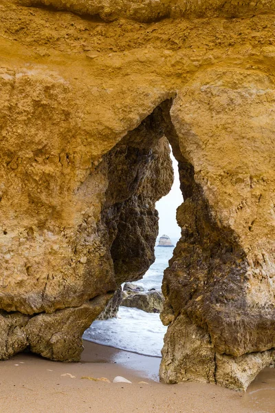 Camilo, Lagos, Algarve Portekiz yakınındaki do idyllic beach Praia