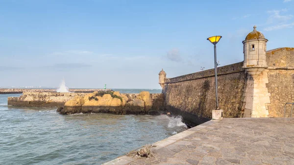 Fortaleza en la costa en el centro antiguo de Lagos, Algarve — Foto de Stock