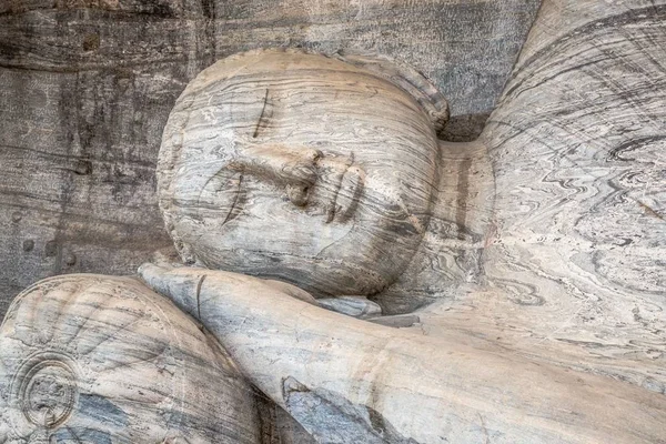 Buda buda içinde Gal Viharaya tapınak inpolonnaruwa, Sri yalan.