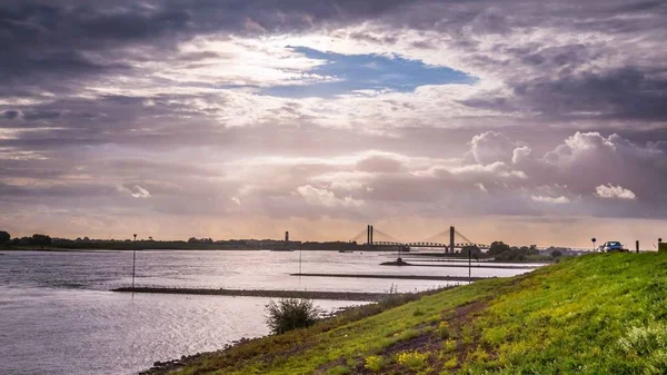 Rivier scape Nederland — Stockfoto