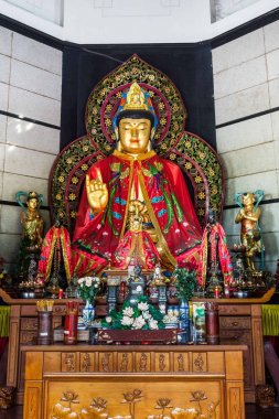 Buda heykelinin Semarang, Merkezi Java, Endonezya Vihara Watugong Çinli Budist tapınağı