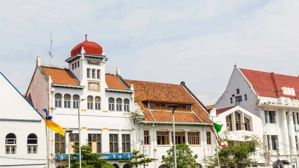 Старое колониальное здание в старом городе Джакарта, Батавия, Ява — стоковое фото