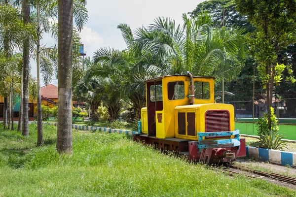 Винтажный локомотив в Индонезии — стоковое фото
